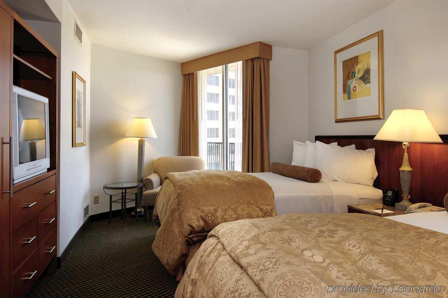 Embassy Suites Philadelphia - Center City Room photo