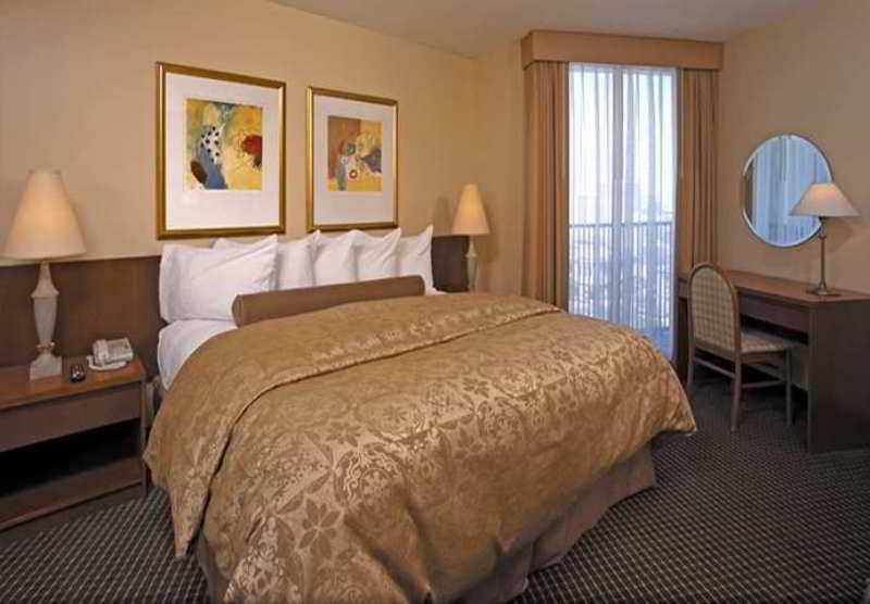 Embassy Suites Philadelphia - Center City Room photo